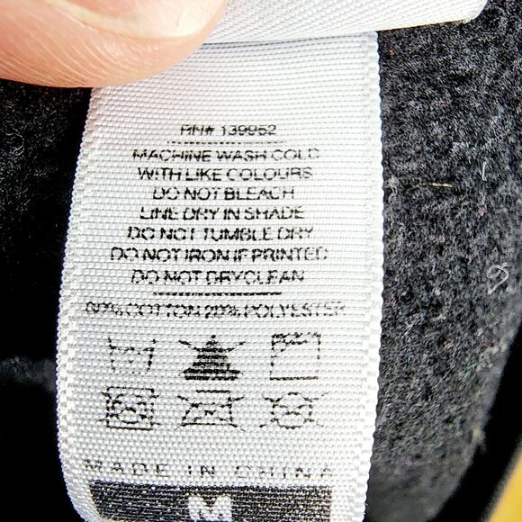 Aesumi Women's Black Long Sleeve Pull Over Style Princess Cat Graphic Sweatshirt - Picture 5 of 11